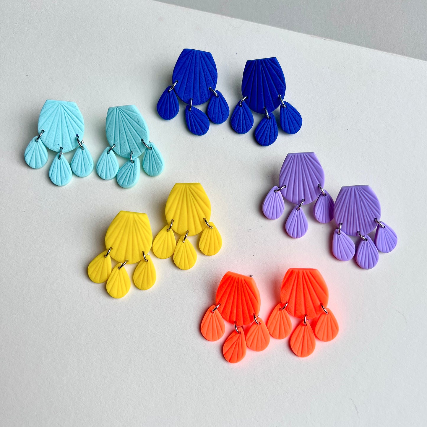 Short dangle earrings TIA