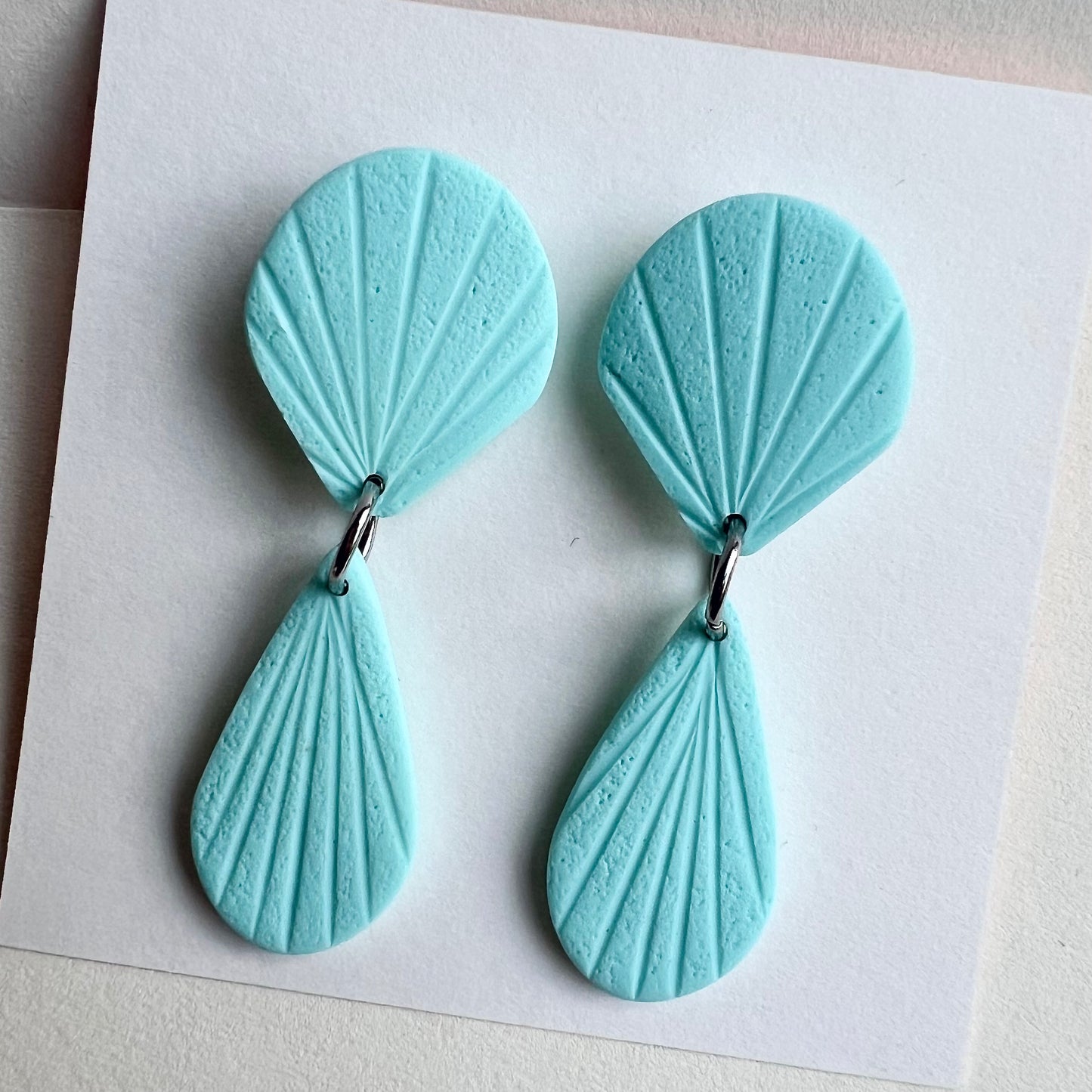Short dangle earrings DAN