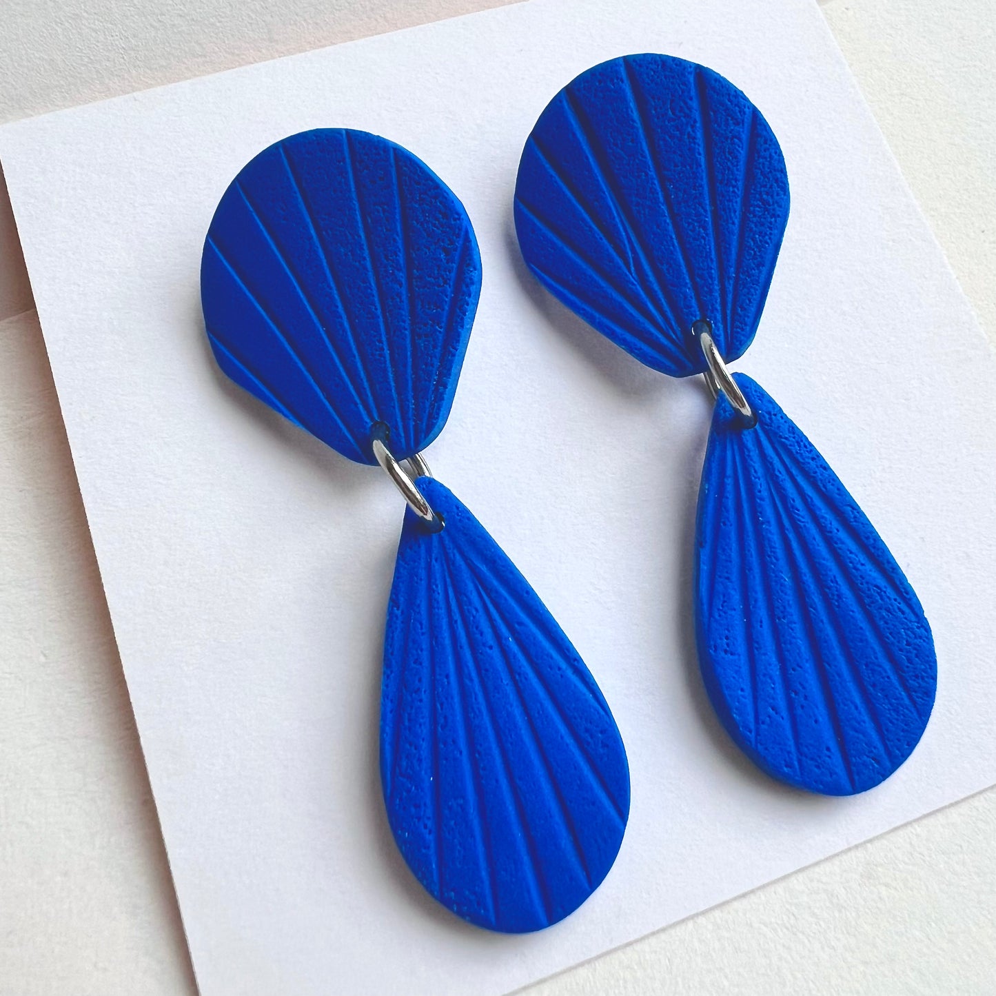 Short dangle earrings DAN