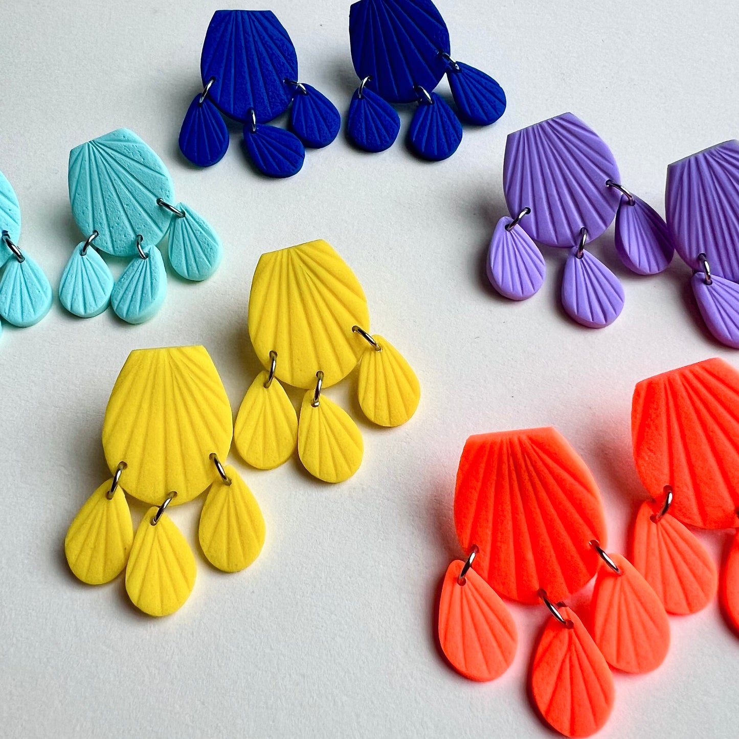 Short dangle earrings TIA