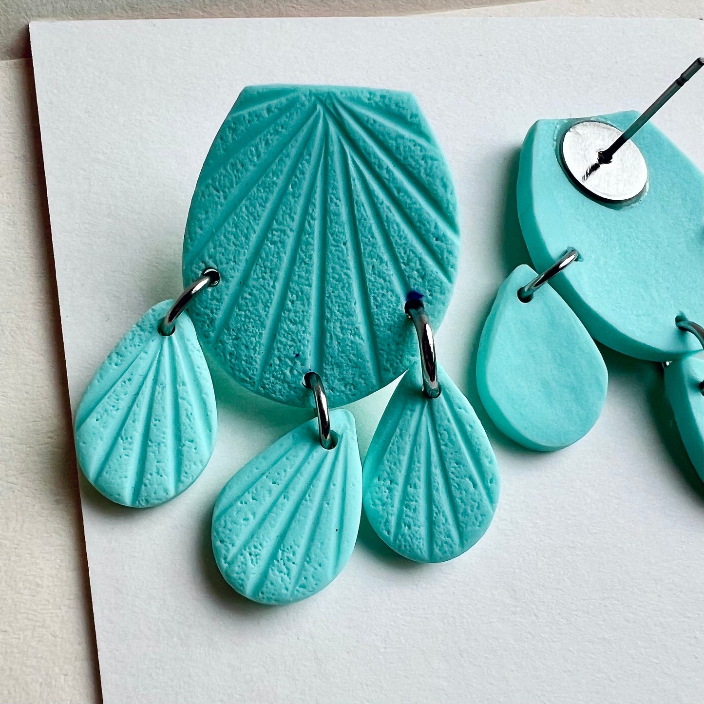 Short dangle earrings TIA
