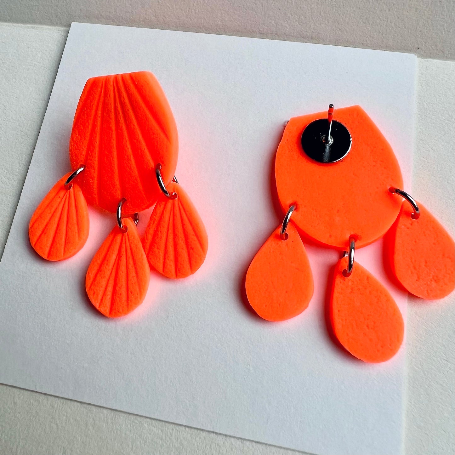 Short dangle earrings TIA