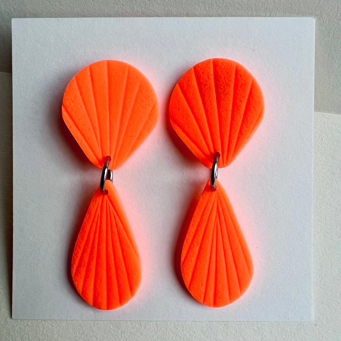 Short dangle earrings DAN