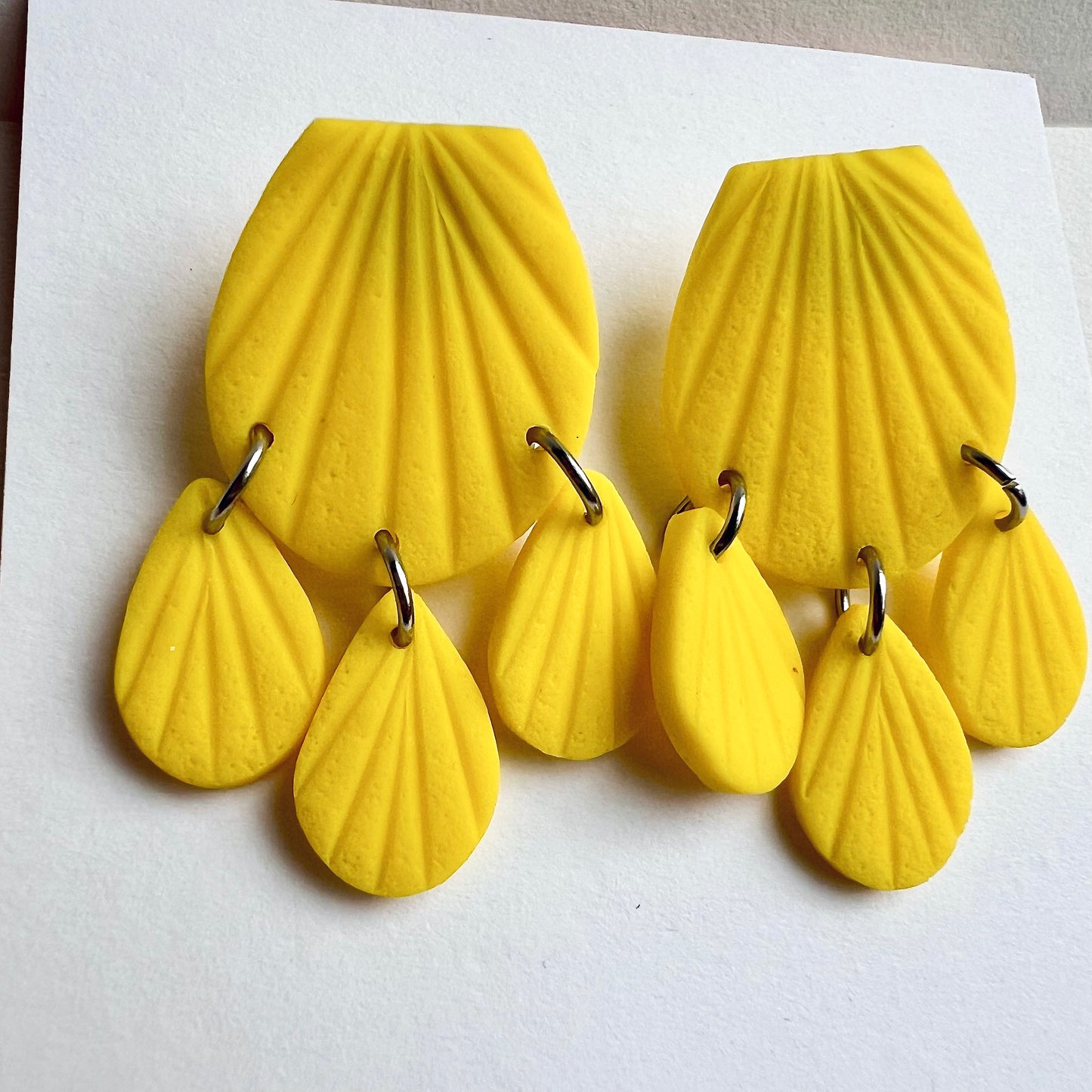 Short dangle earrings TIA