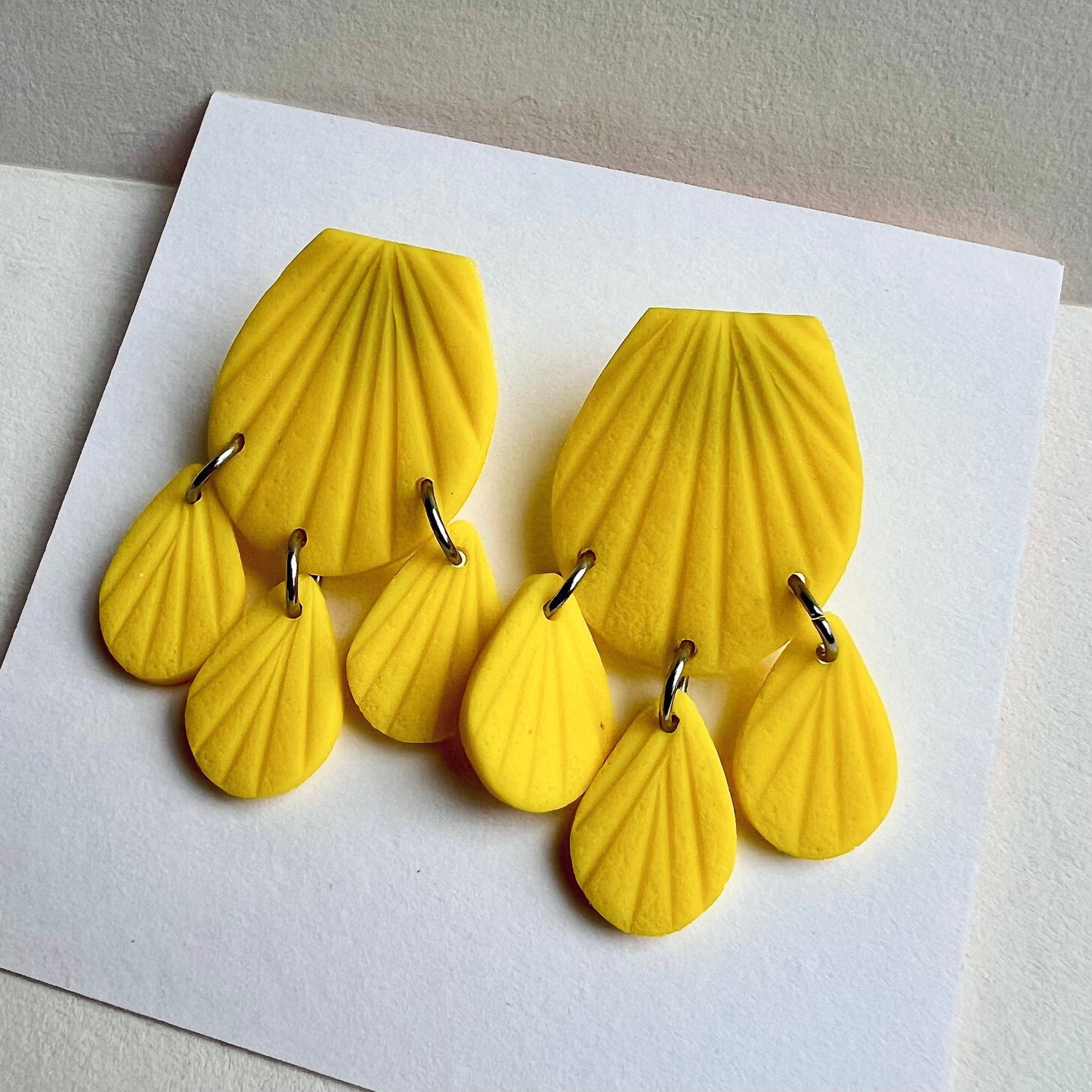 Short dangle earrings TIA