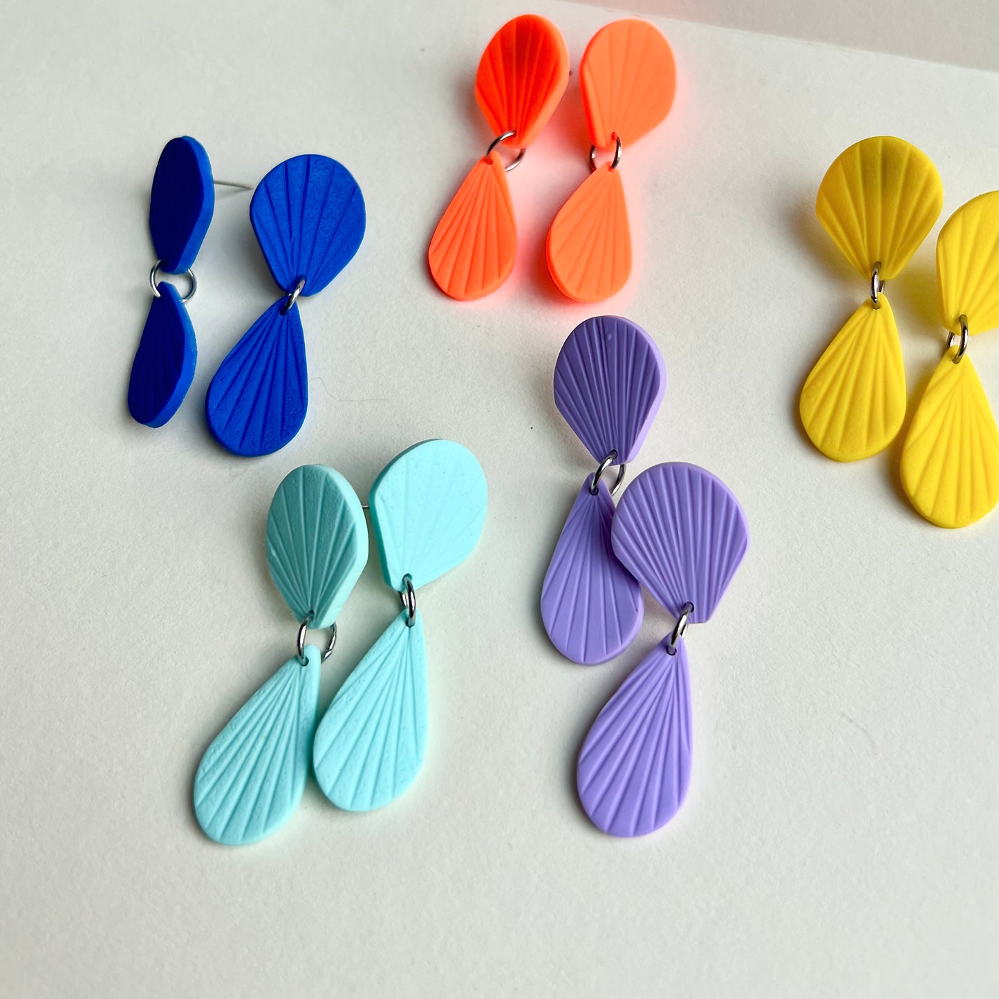 Short dangle earrings DAN