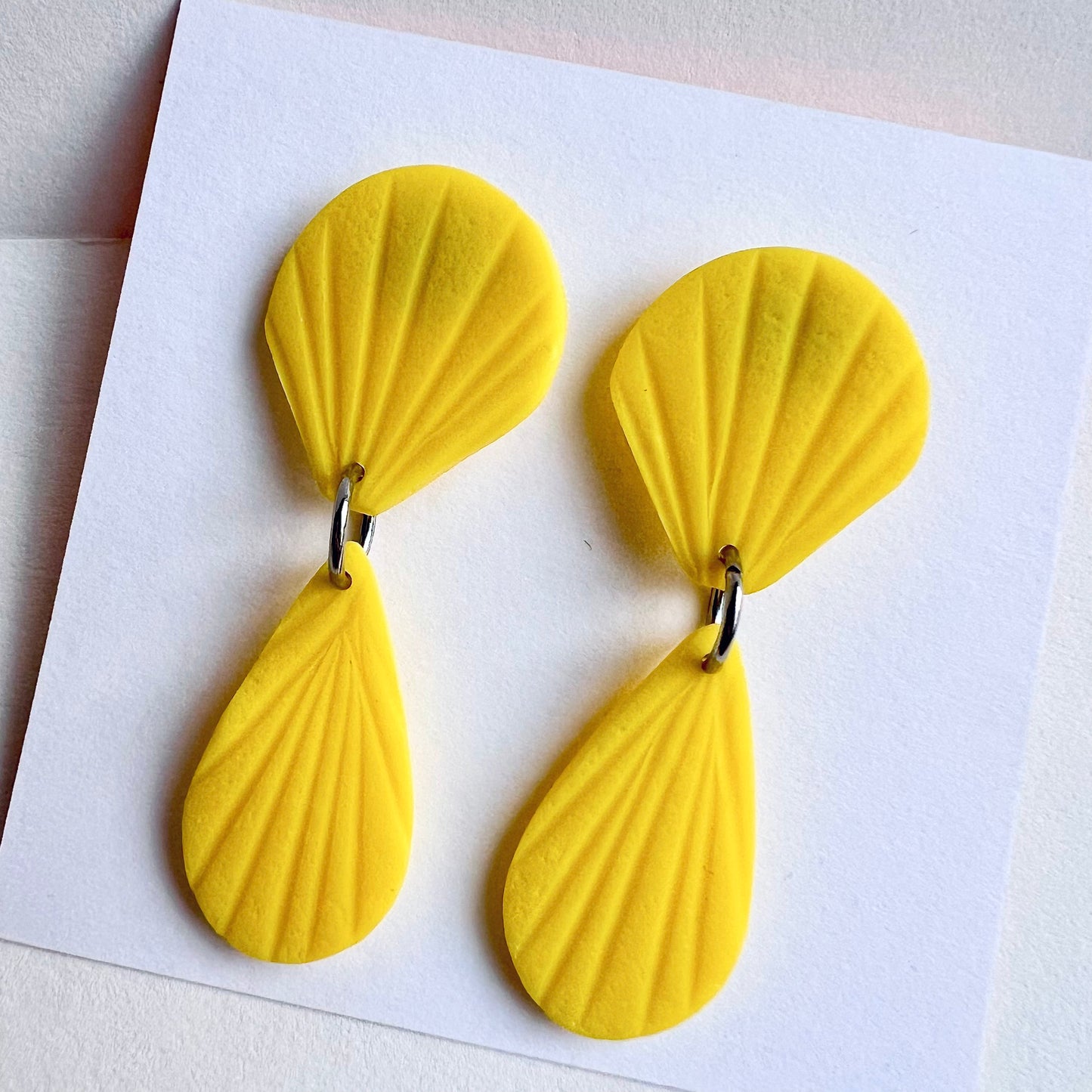 Short dangle earrings DAN