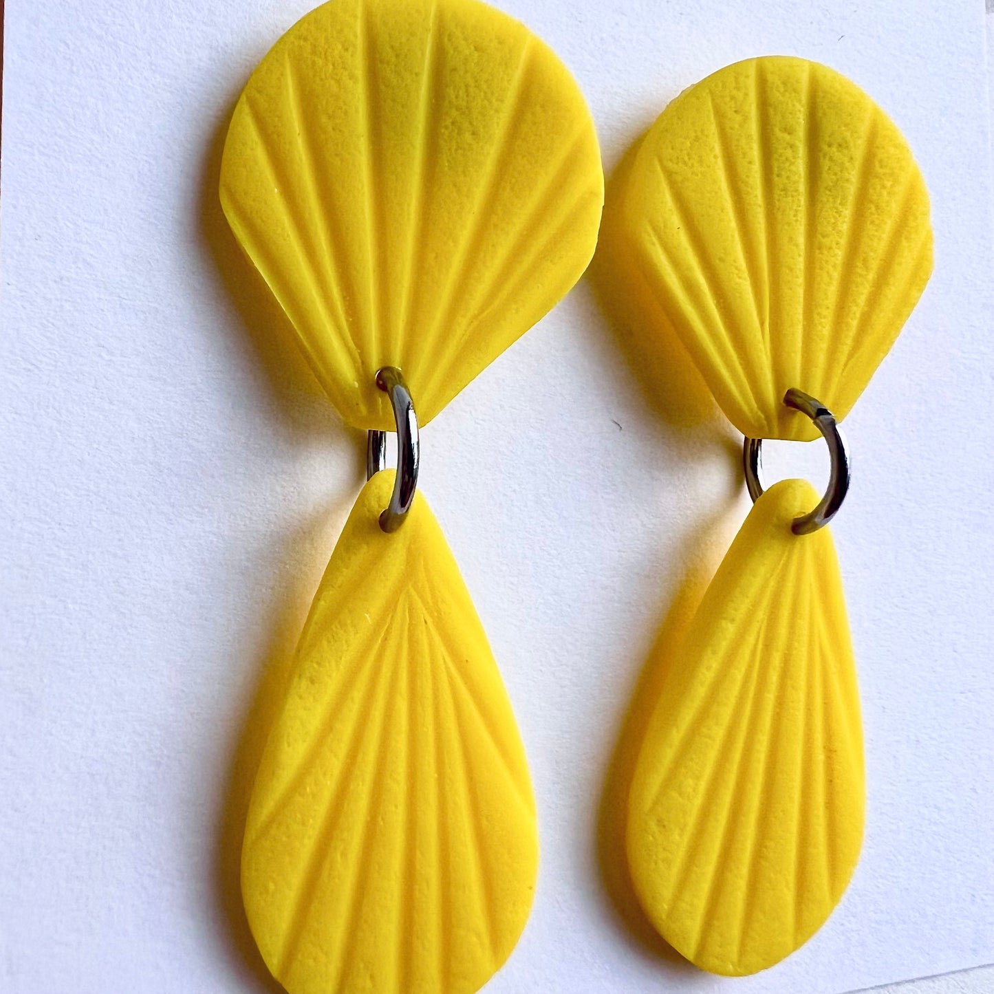 Short dangle earrings DAN