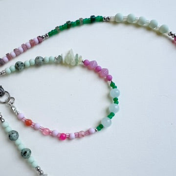 Beaded necklace and bracelet set