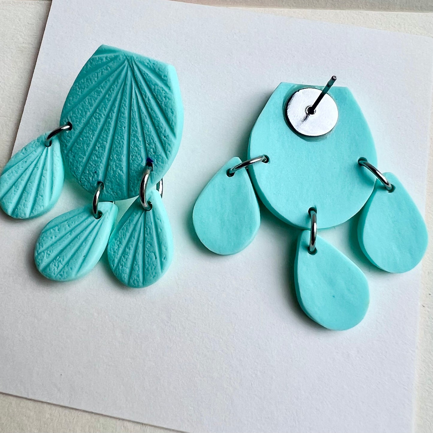 Short dangle earrings TIA