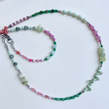 Beaded necklace and bracelet set