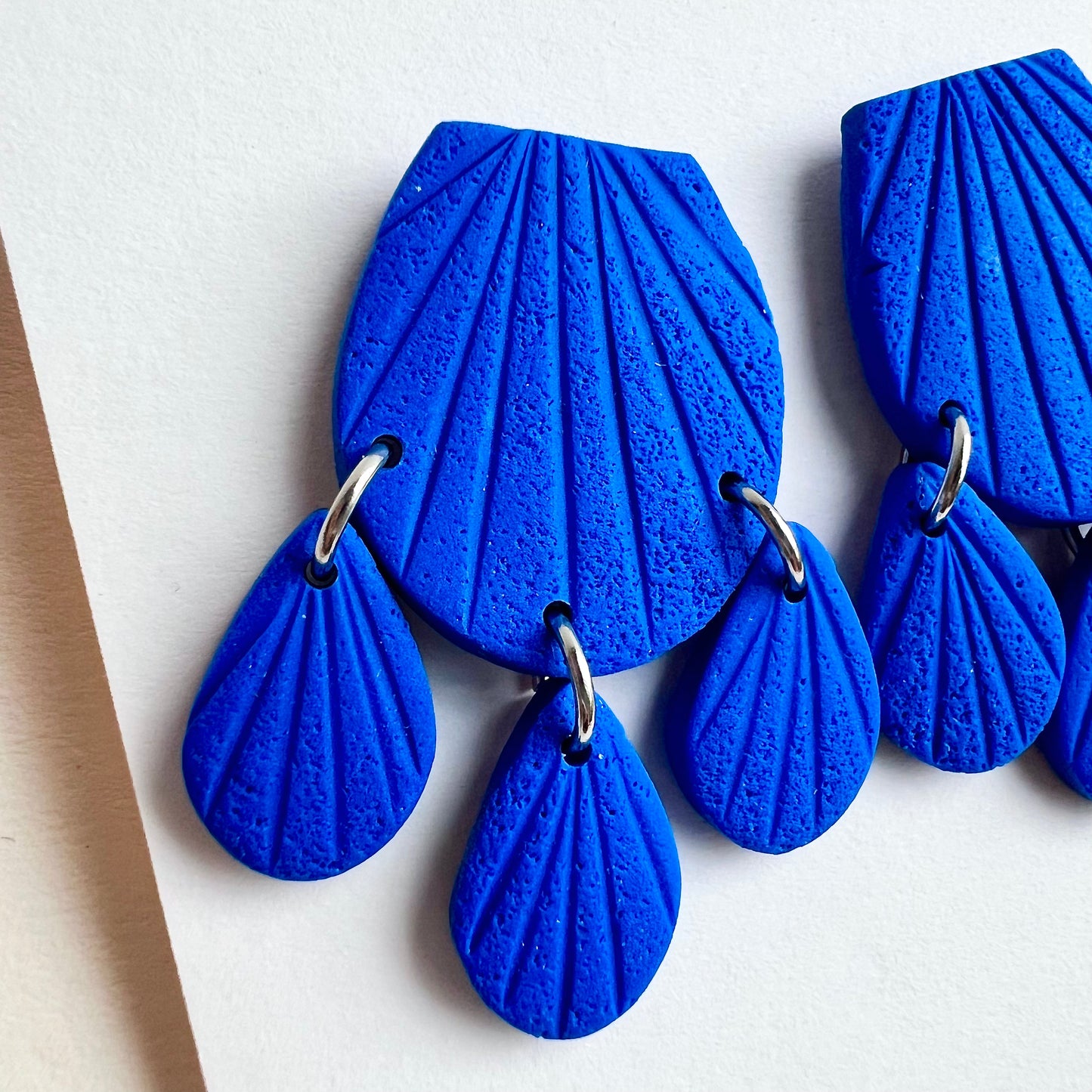 Short dangle earrings TIA