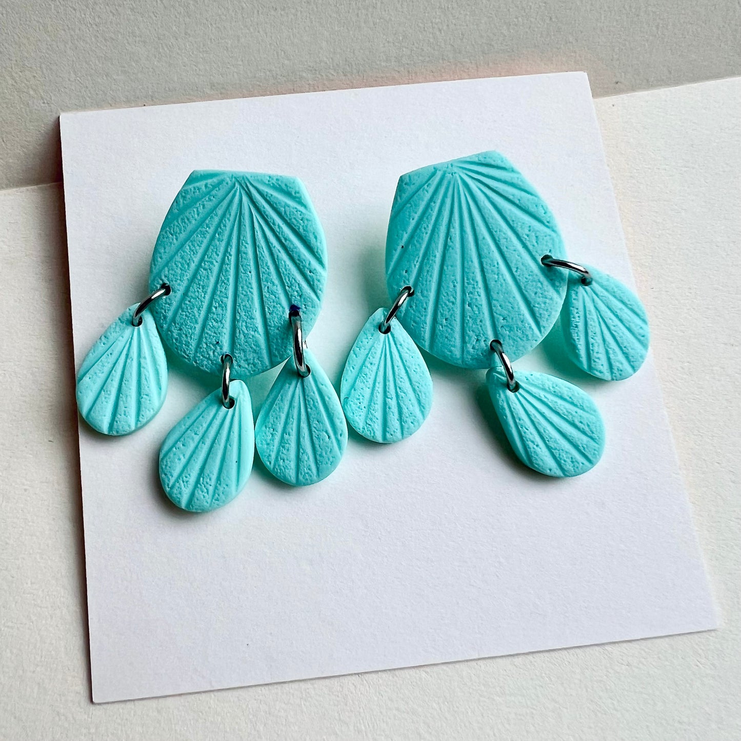 Short dangle earrings TIA