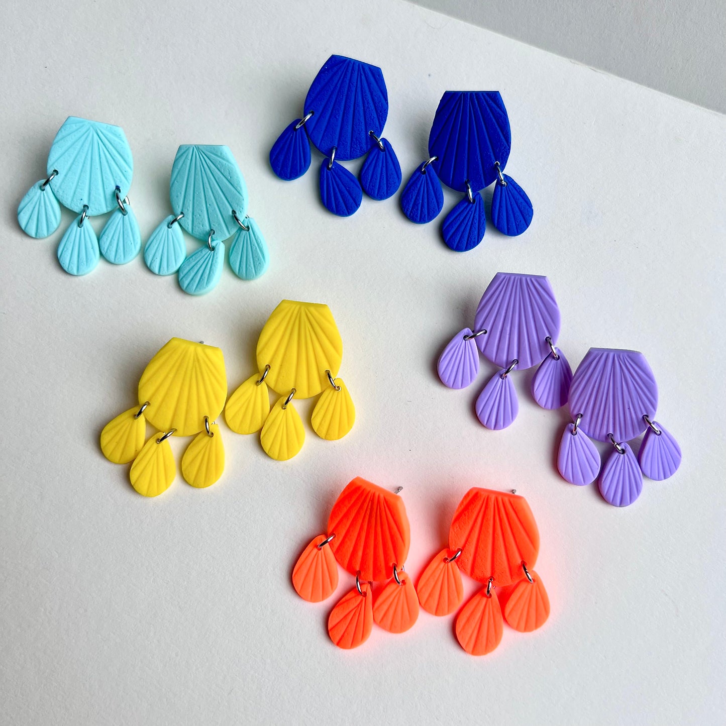 Short dangle earrings TIA