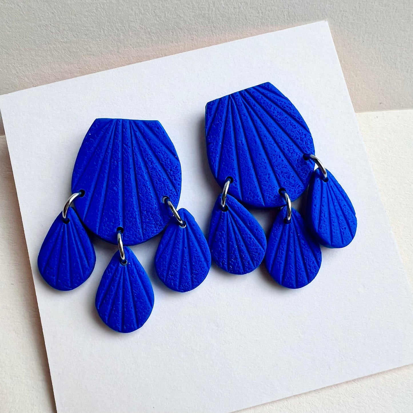 Short dangle earrings TIA