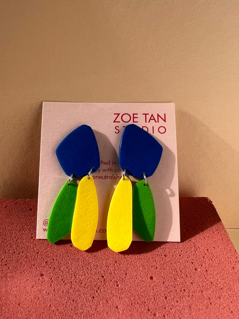 Colour-blocked short dangles VIA