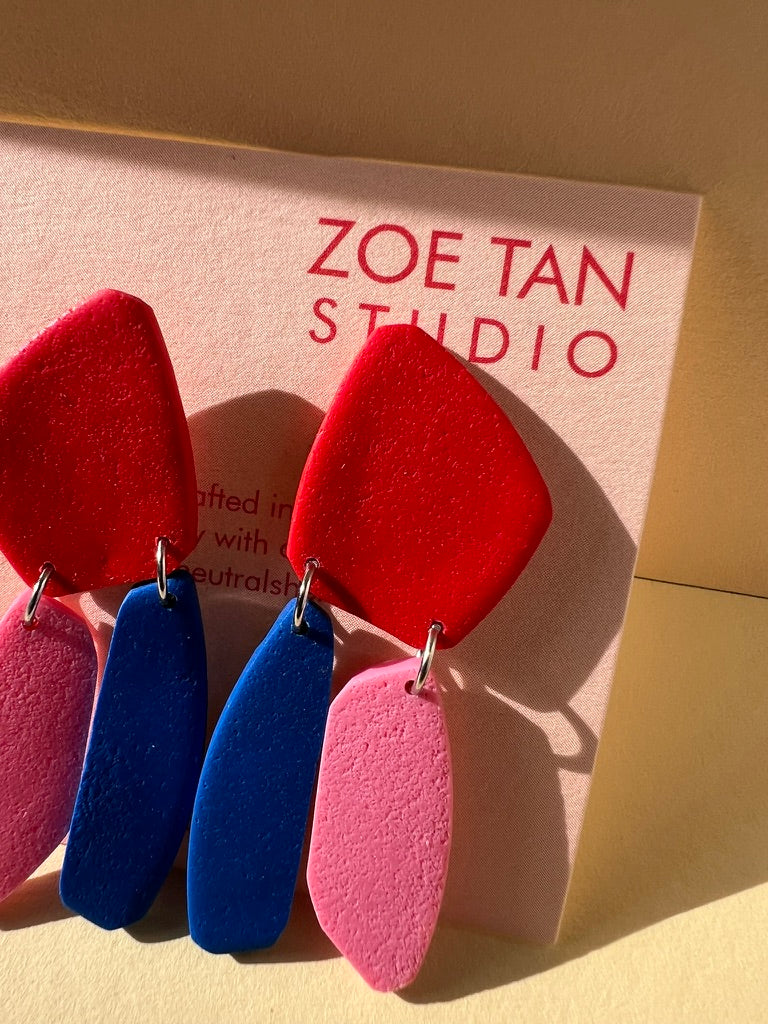 Colour-blocked short dangles VIA