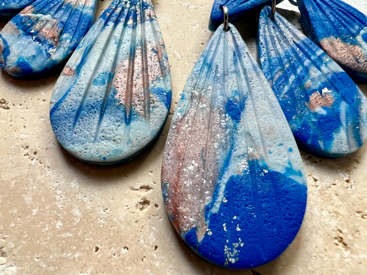 Teardrop chandelier earrings PIA in marbled blue