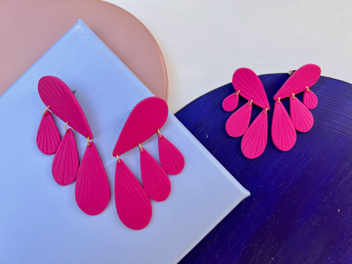 Teardrop chandelier earrings PIA in magenta