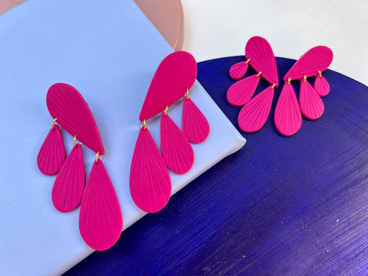 Teardrop chandelier earrings PIA in magenta