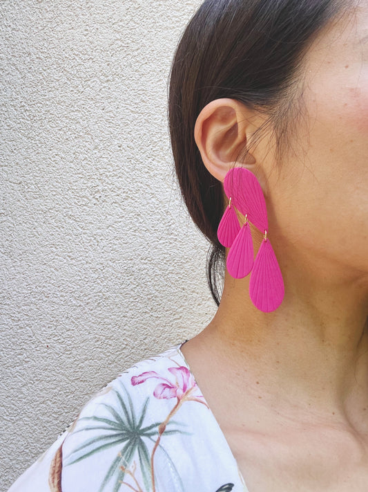 Teardrop chandelier earrings PIA in magenta