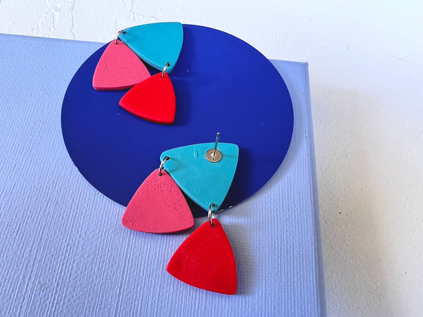 Small triangle dangle earrings TED