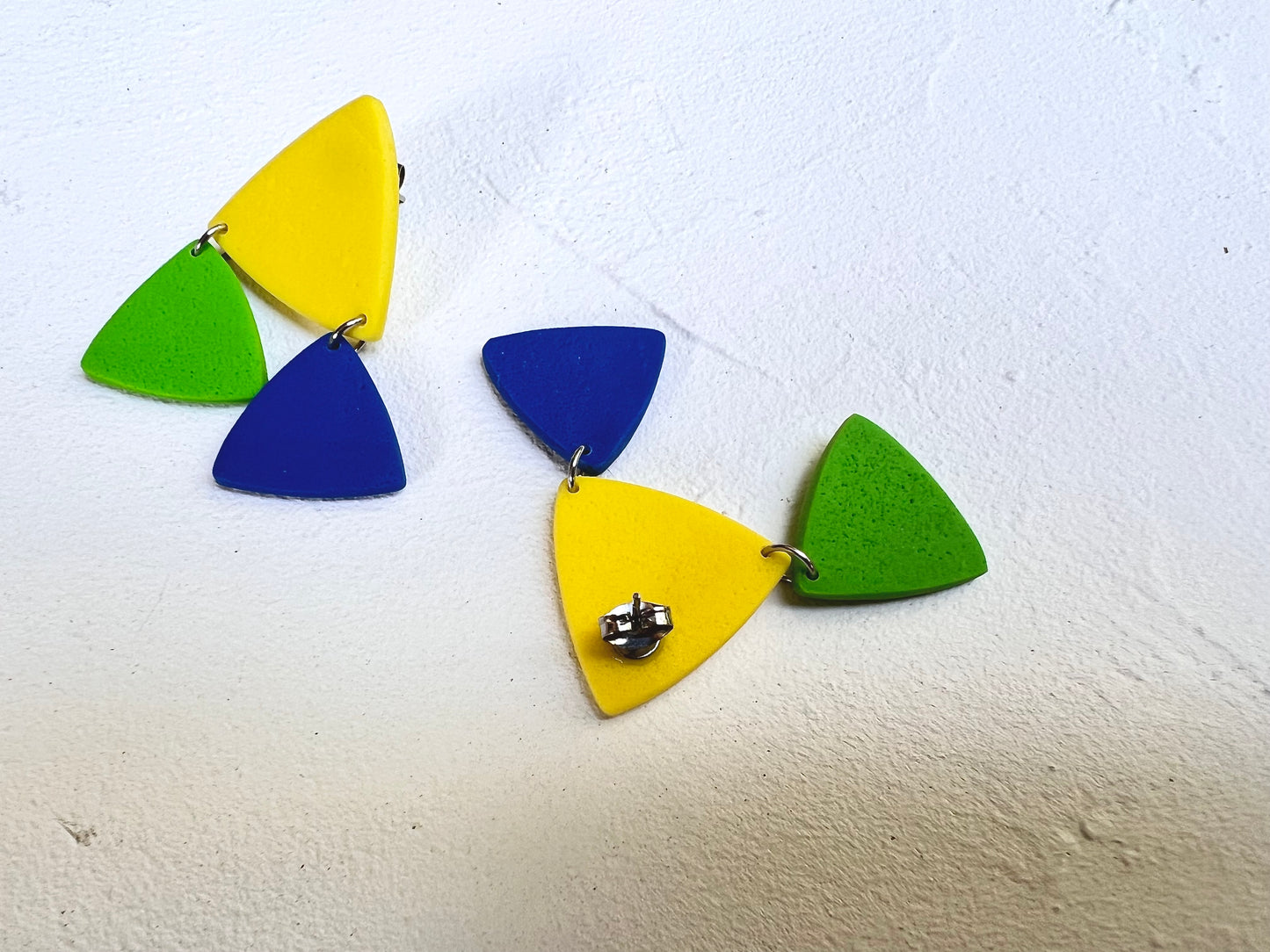 Small triangle dangle earrings TED