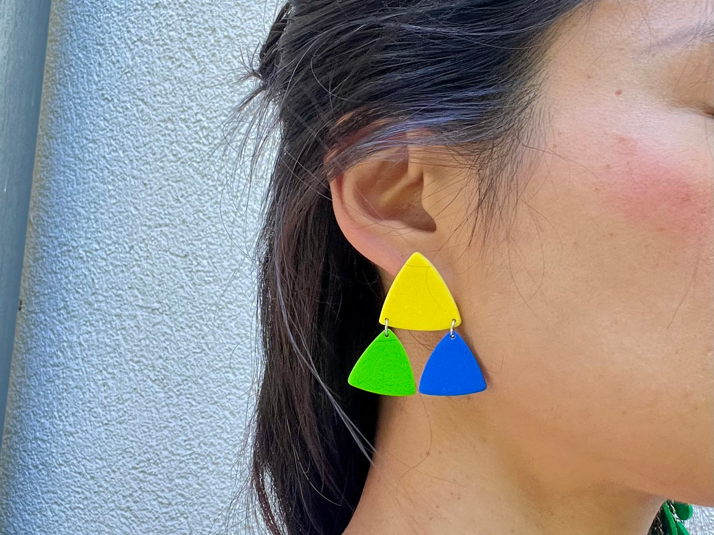 Small triangle dangle earrings TED