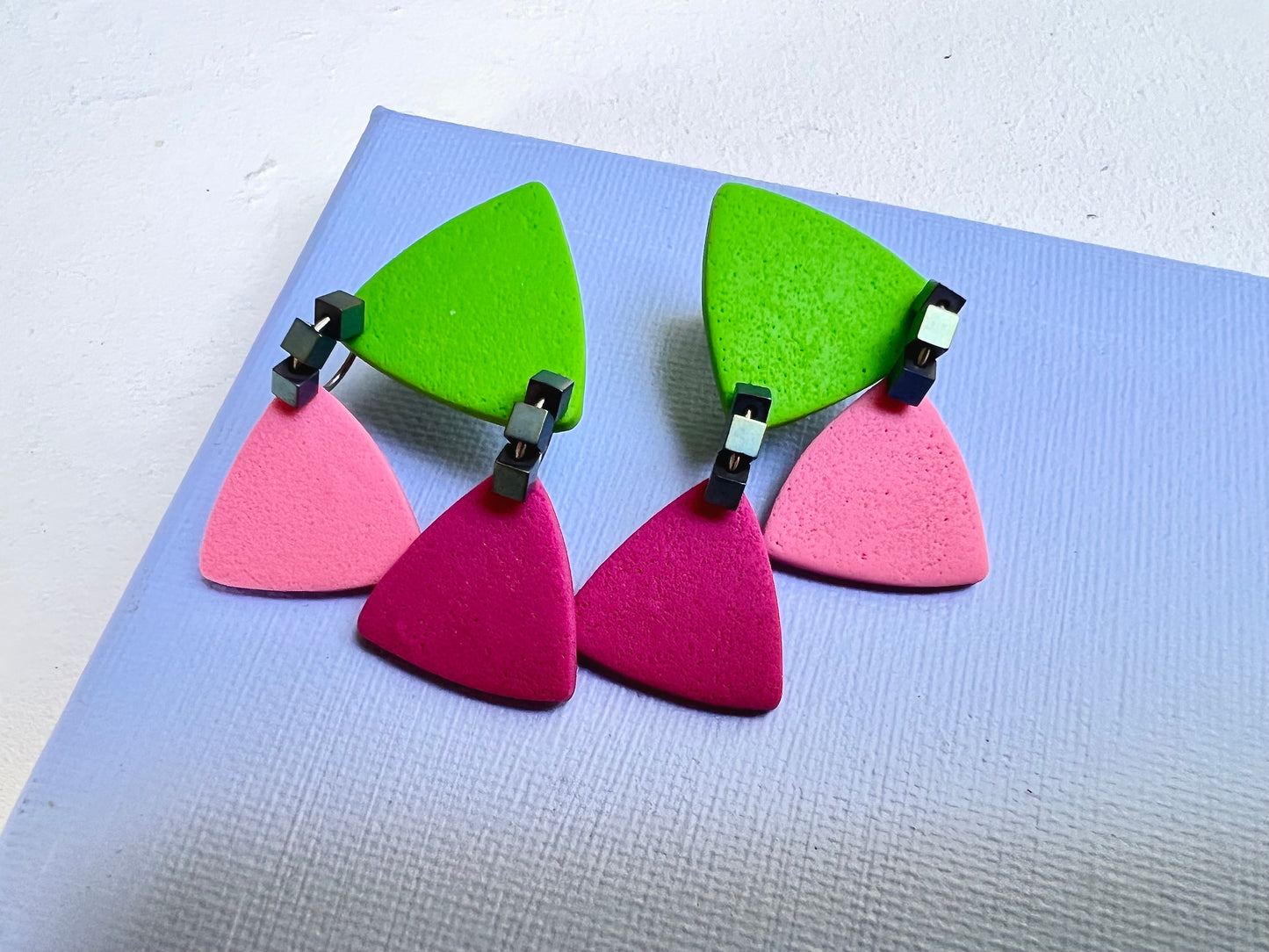 Small triangle dangle earrings TED