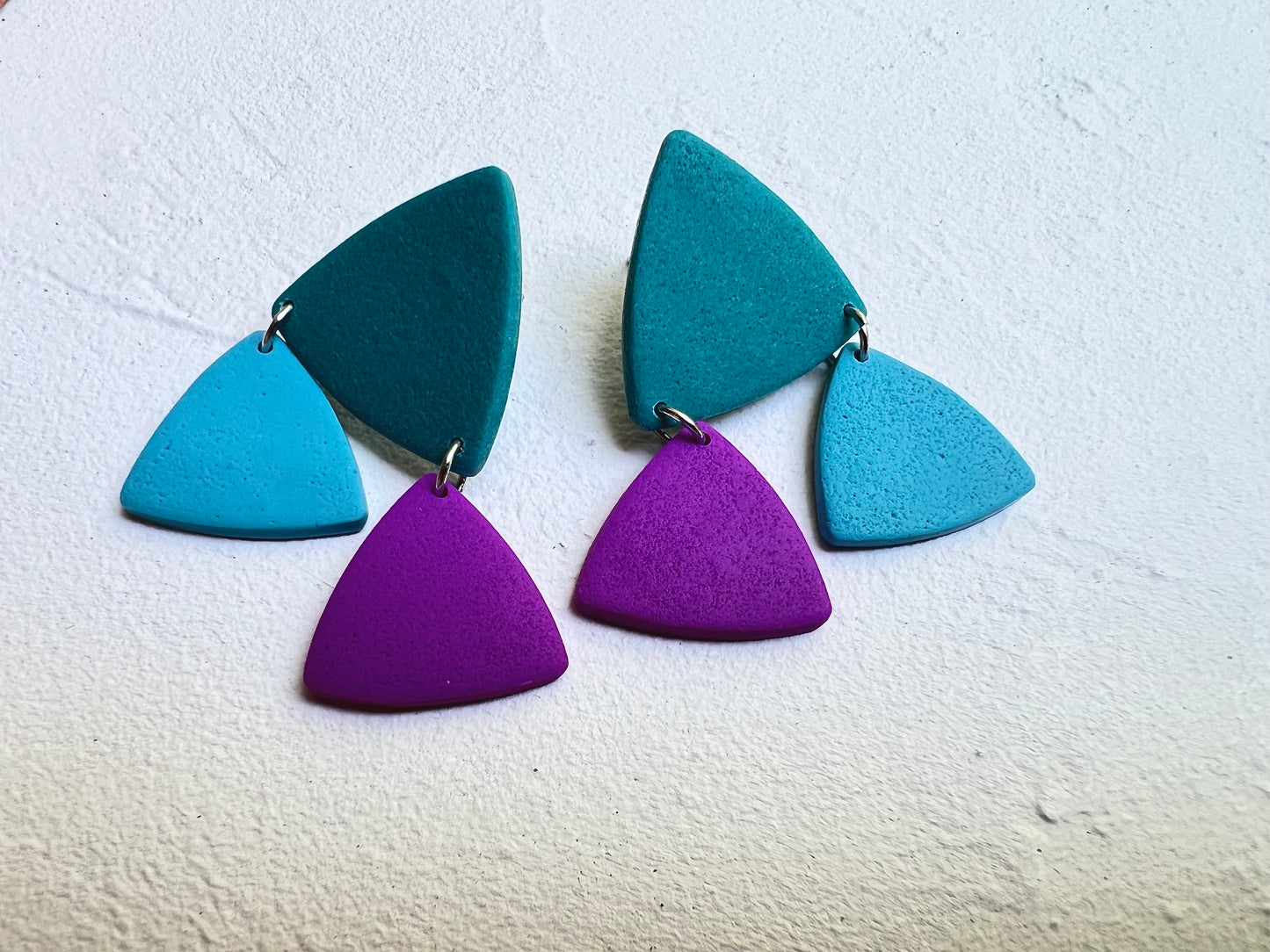 Small triangle dangle earrings TED