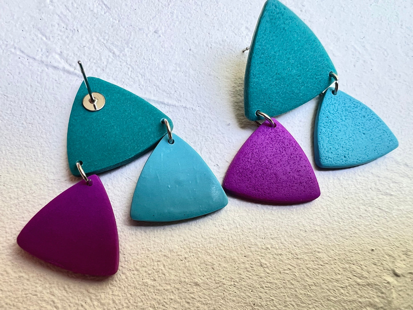 Small triangle dangle earrings TED