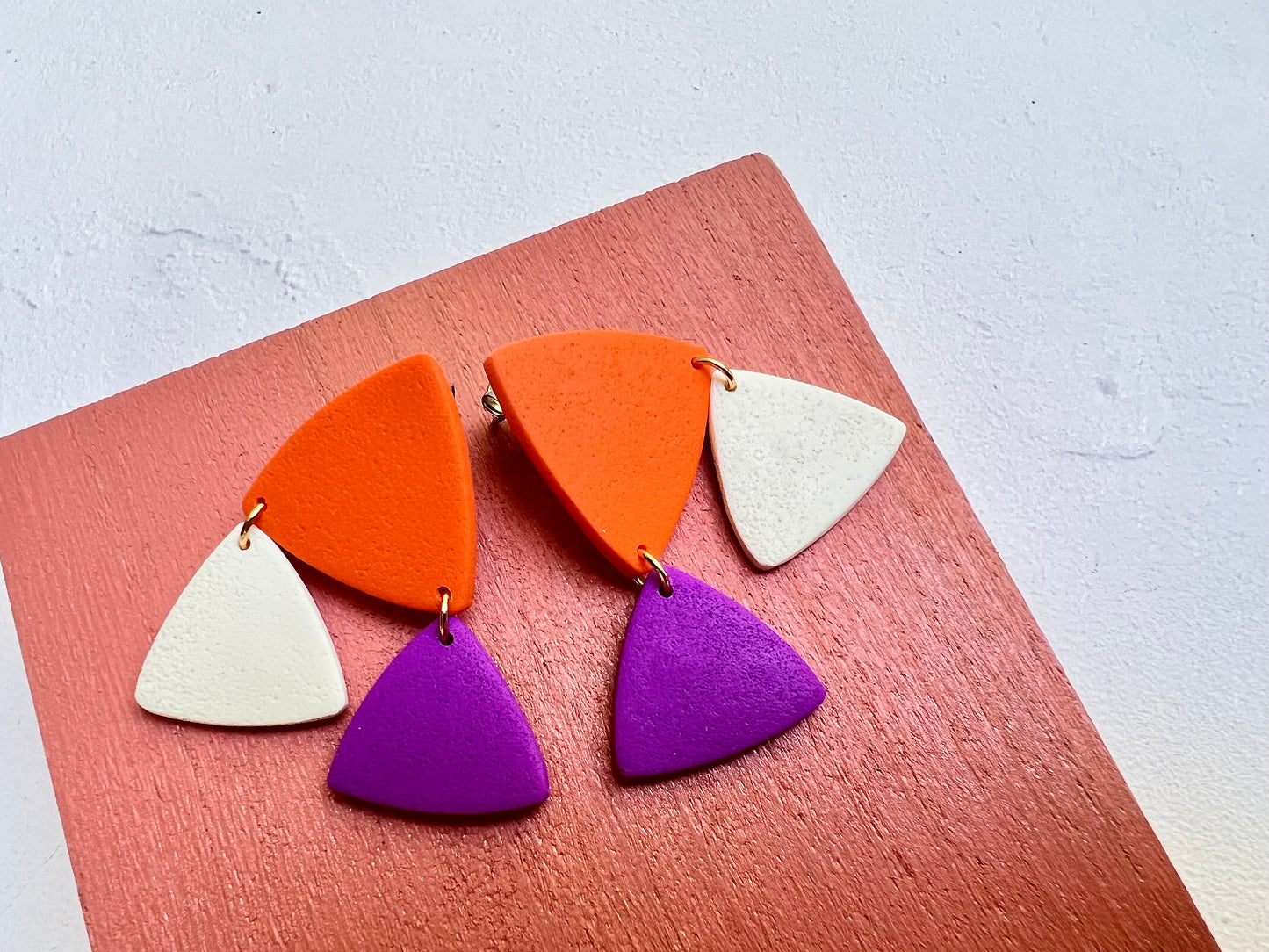 Small triangle dangle earrings TED