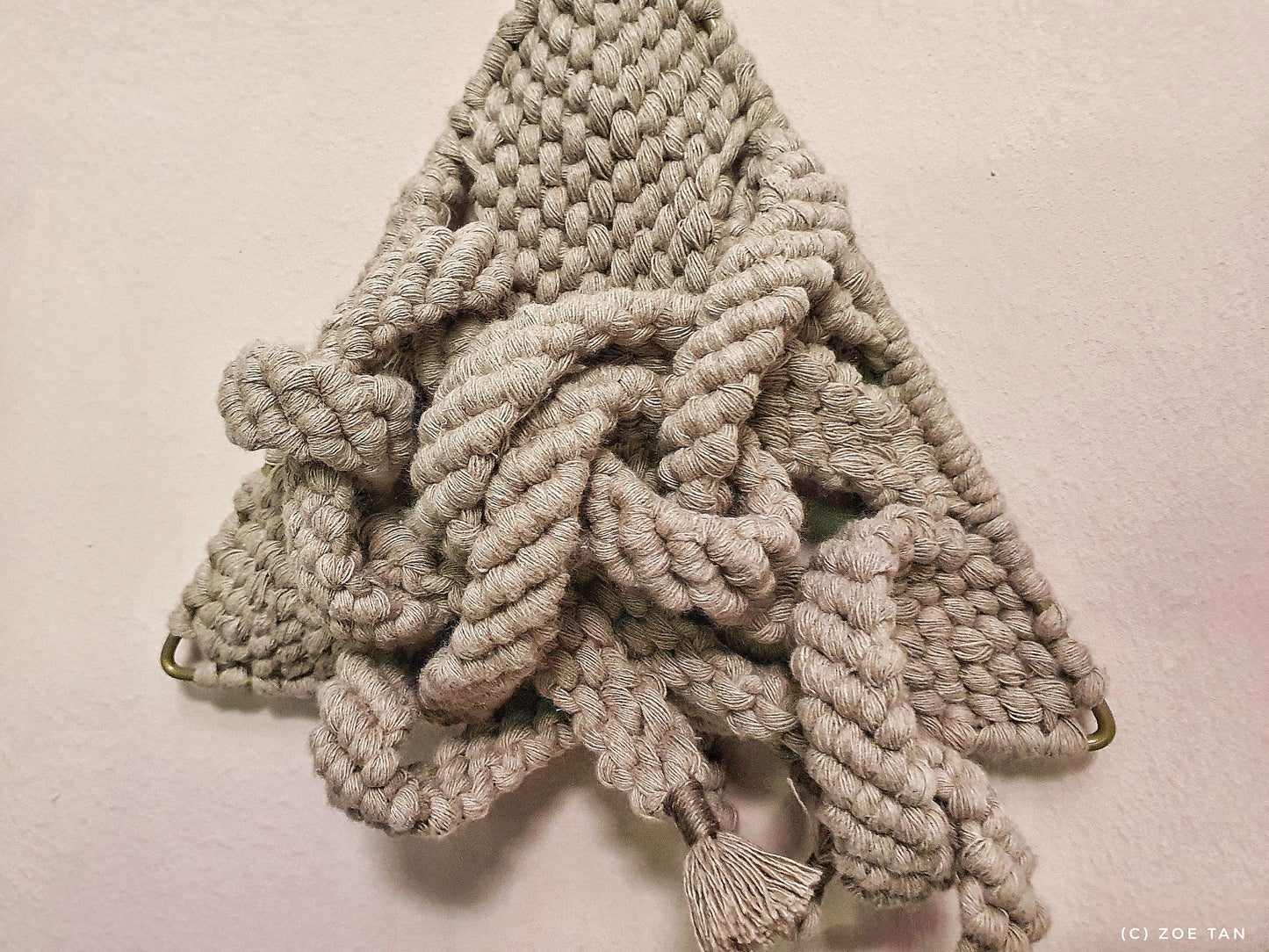 Macrame: “Dreieck”, 2021, 20cm x 25cm